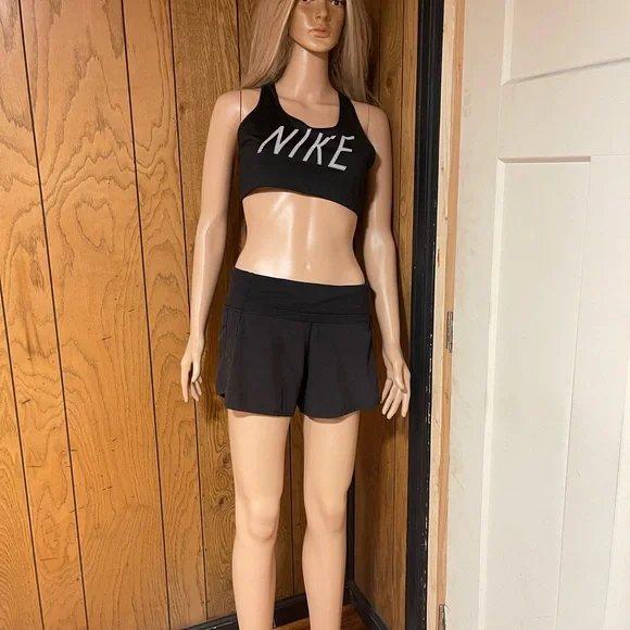 Lululemon" Run Times Short Black-Size (6) - Picture 14 of 16